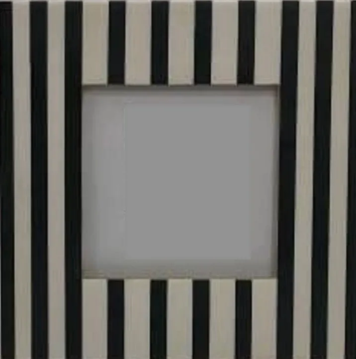 BLACK AND WHITE STRIPE 4X4 FRAME