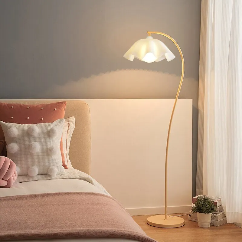 Petal Remote Control Dim LED Floor Lamp